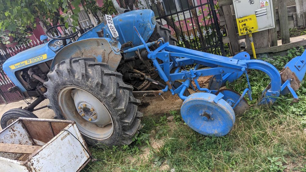 Tractor și freză+plug