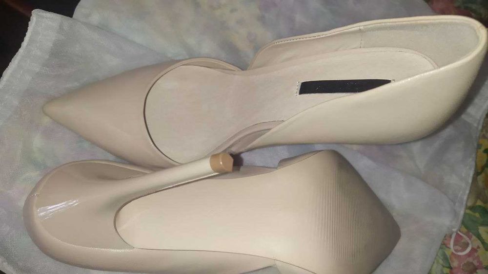 Туфли лодочки на шпильке