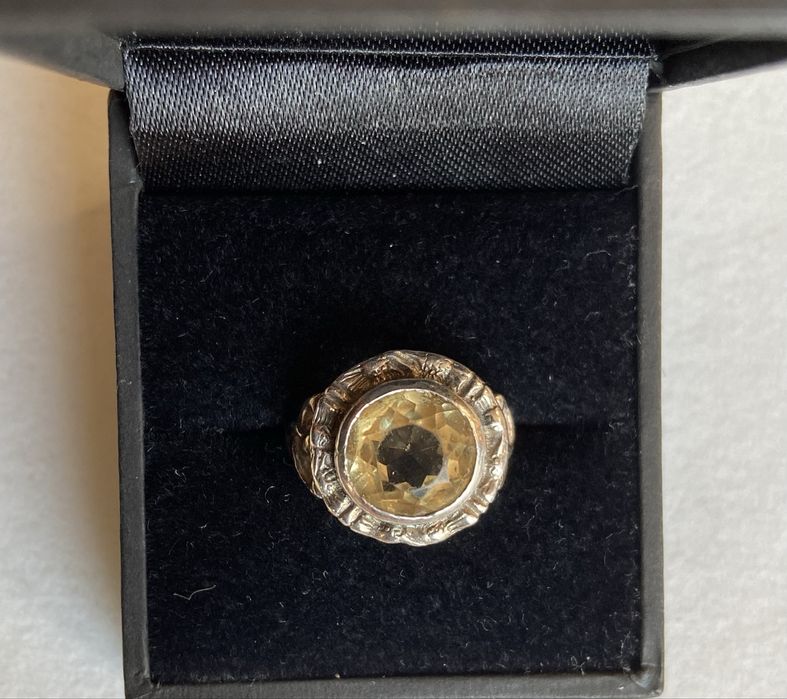 Inel din argint cu citrin in forma de floare