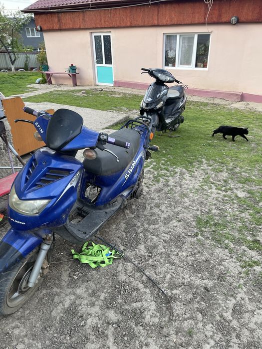 Vand Scutere in 2 timpi si 4 timpi defecte 900 lei amandoua