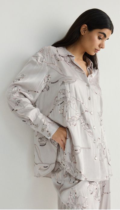 Reserved Set costum compleu satin cu paiete