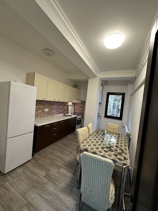 Inchiriez APARTAMENT-TECUCI km 0 . Curat, modern, utilat, bloc nou