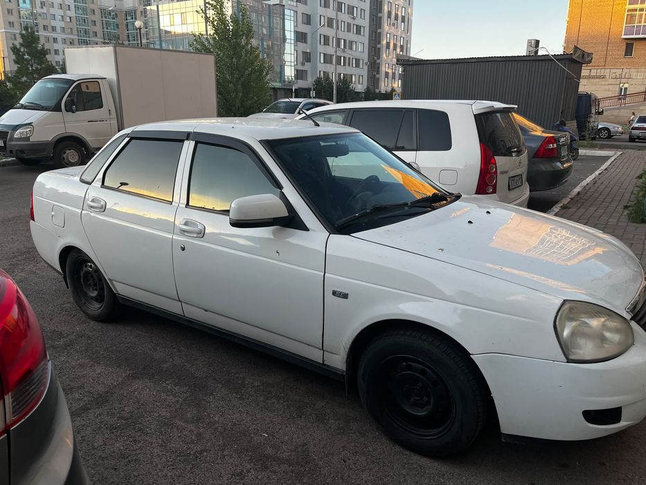 Продам Lada priopa  2