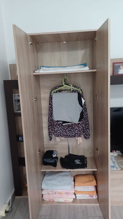 Vând mobilă sufragerie