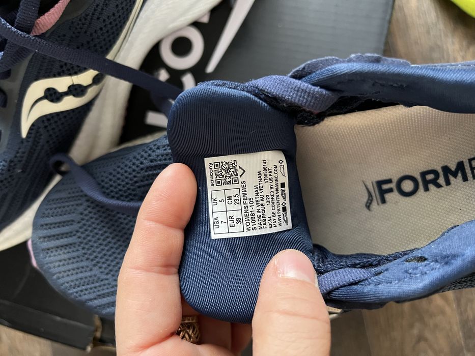 Спортивыне кроссовки