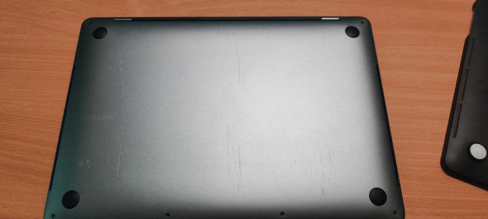 Macbook pro 2020 i5 2.0 Ghz Touchbar