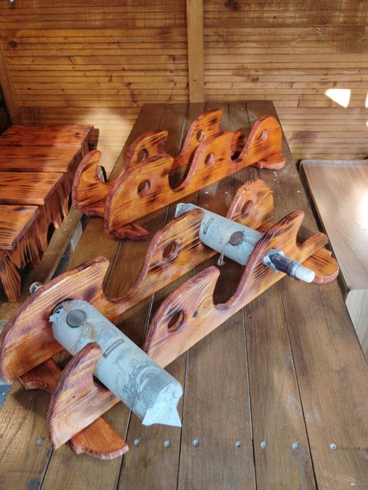 Vand Scaunele , Suport sticle de vin  lăcuite.