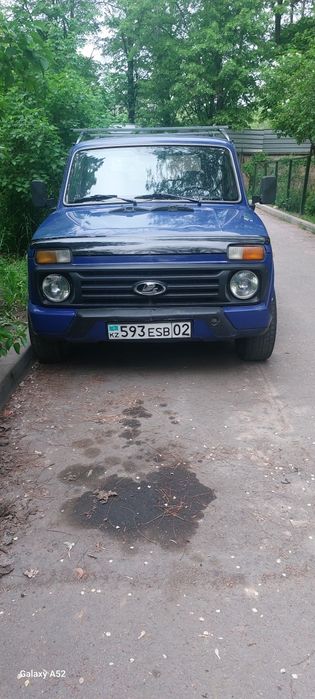 Продам ниву 2000г на ходу