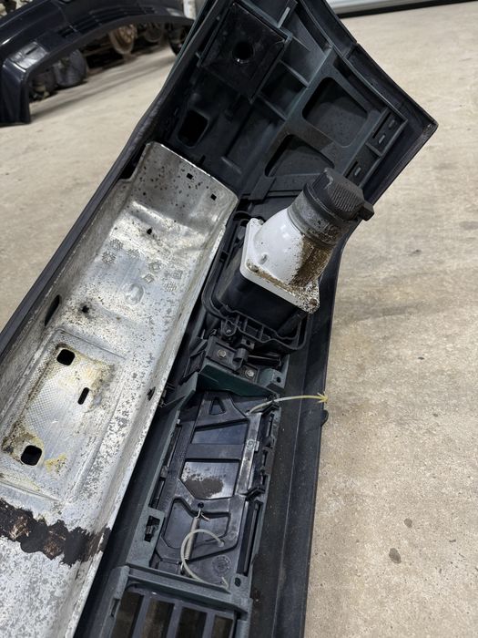 Передний бампер на бмв Е34 оригинал