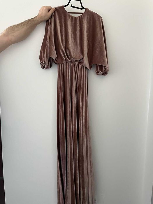 Rochie catifea Asos cu eticheta