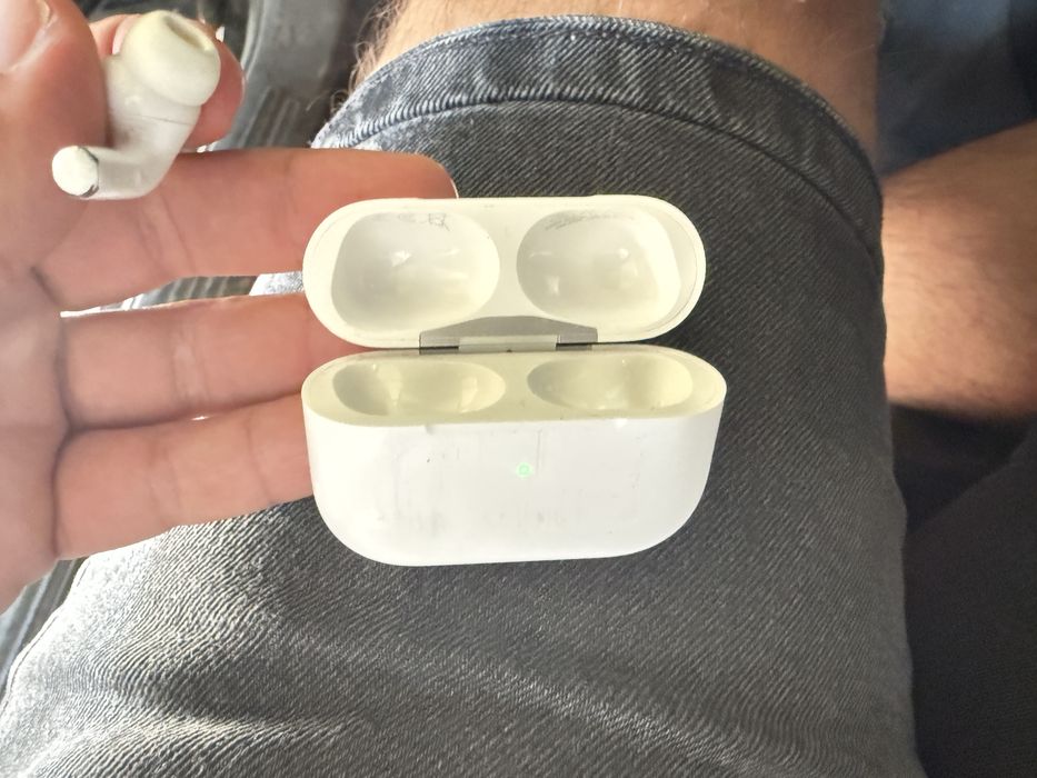 Слушалки Airpods pro 2 - само кейс