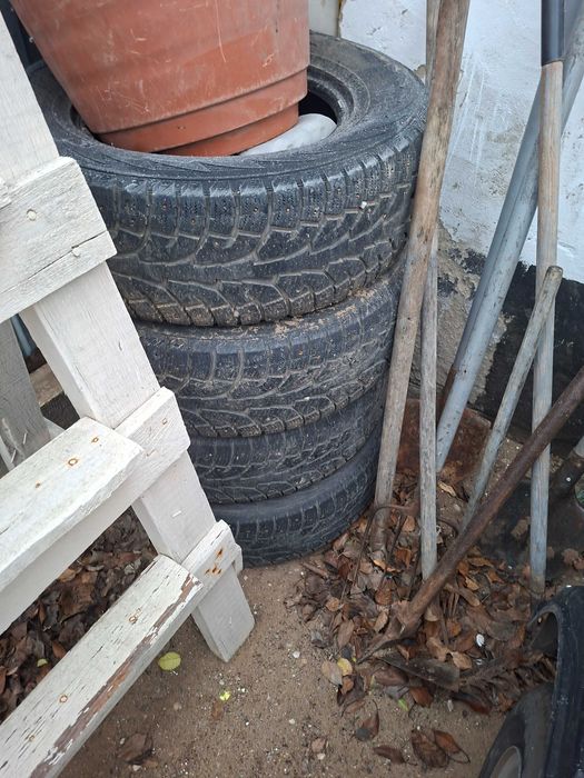 Продам зимние шины R17, 265/65