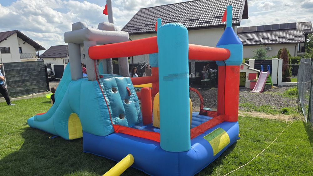 Castel tobogan gonflabil pt distractie, petreceri, zile de nastere in aer liber sau interior