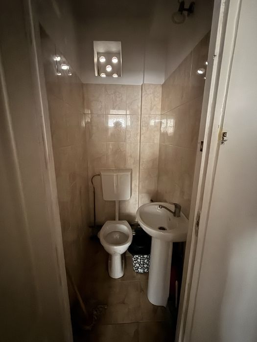 Apartament de vanzare , zona centrala . Strada piata victorie
