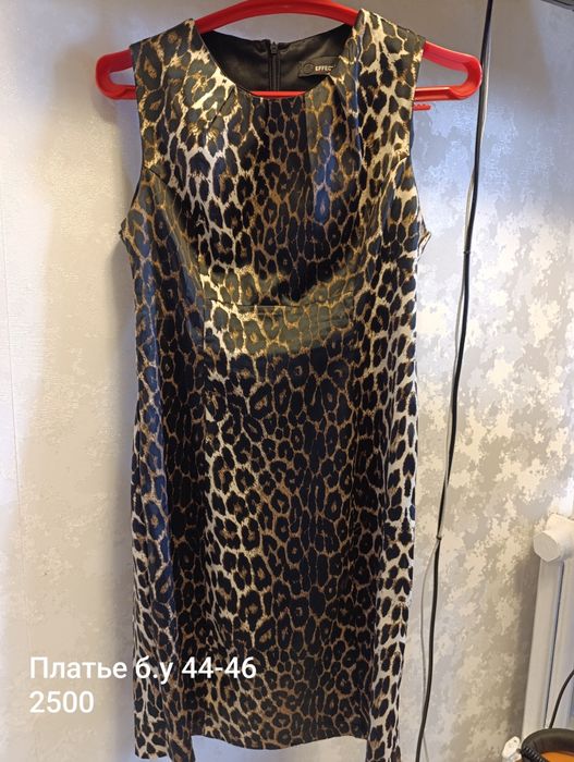 Продам платья женские