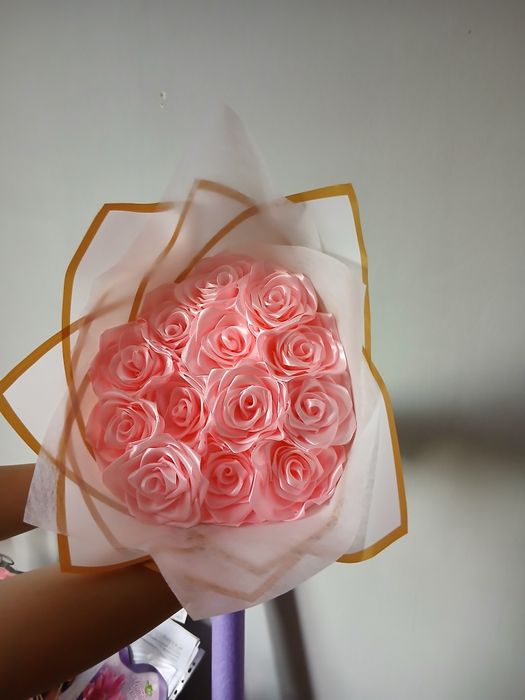 Ръчно изработени сатенени рози и фоамени