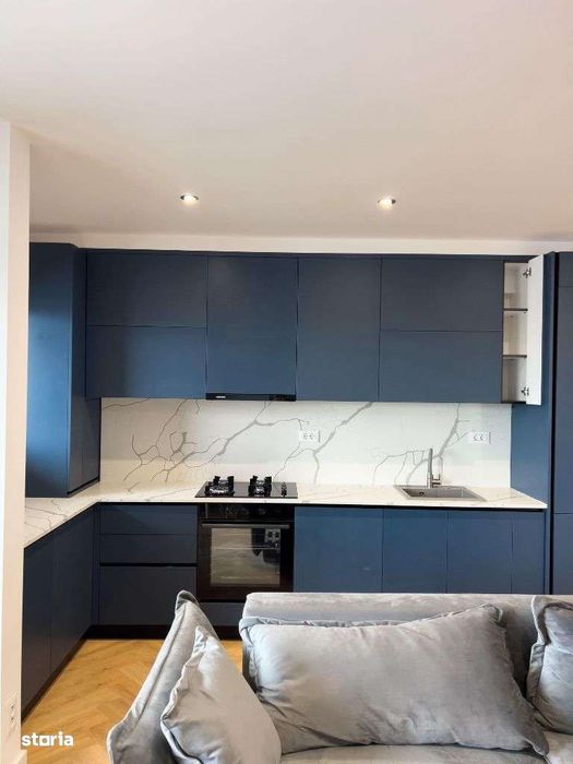 Inchiriez apartament