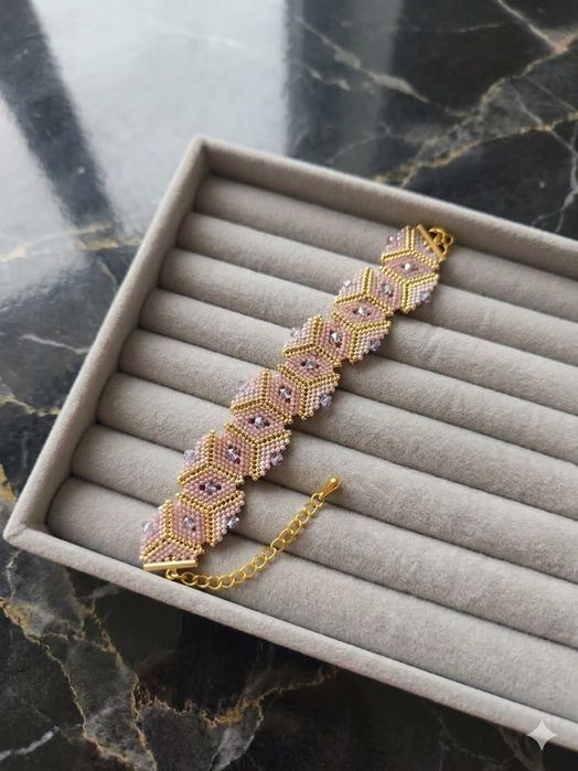 Браслет из высококачественного бисера