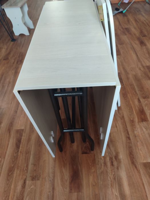 Продам стол складной 3 м.