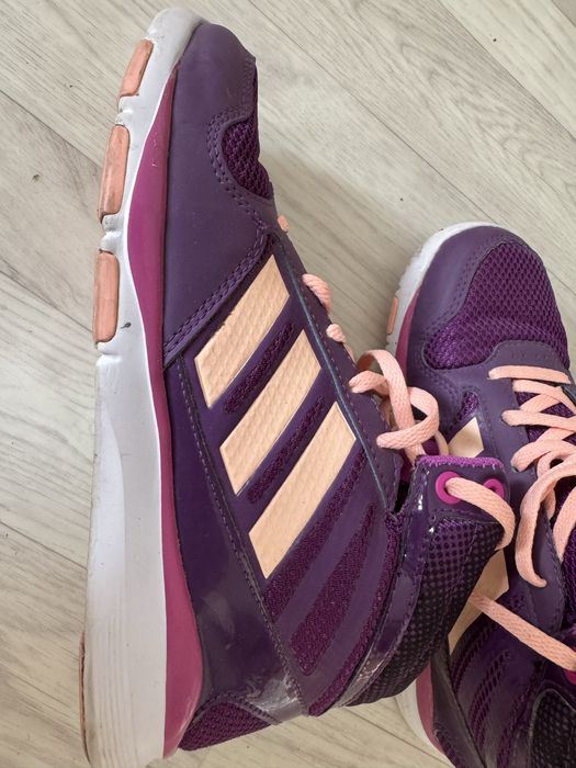 Кросовки для девочки.  Размер 36, состояние б/у.