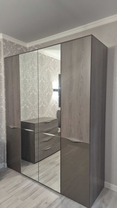 Продам спальный гарнитур