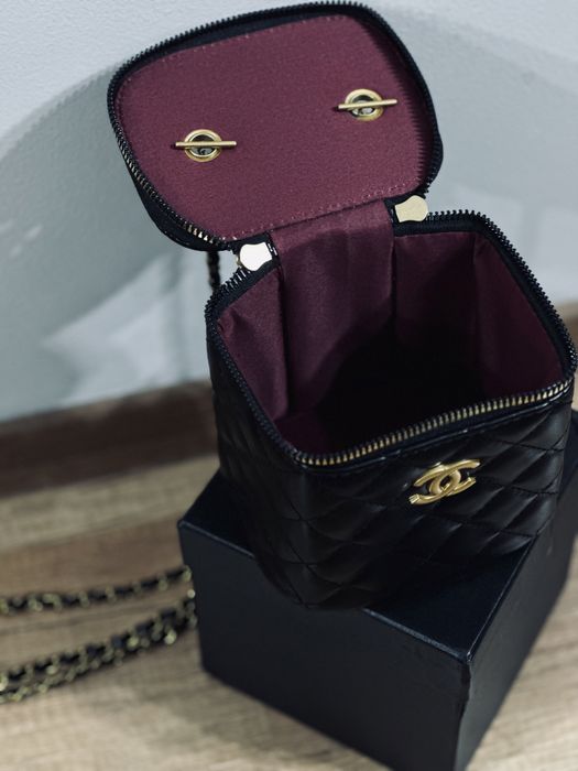 Чанта c*h*a*n*e*l