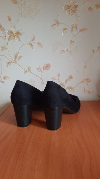 Продам туфли женские, надевались 2 раза