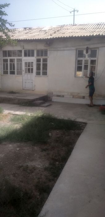 Челак шахри Бунйодкор махалласида 4 сотих 4 хонали уй. Газ свет зур