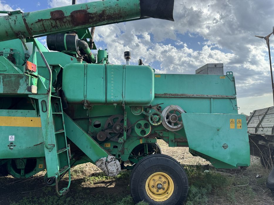 Продам комбайн Нива Эффект