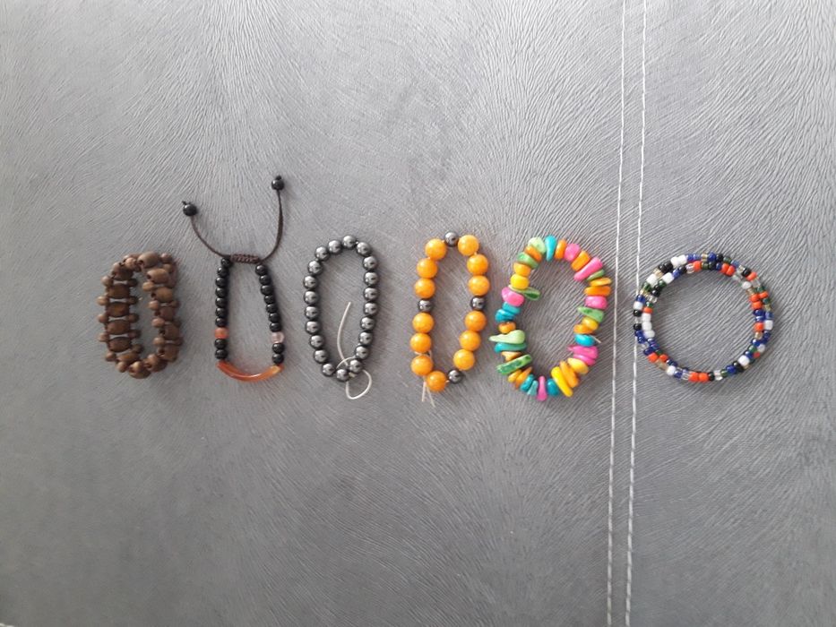 Гривни  по 1лв...