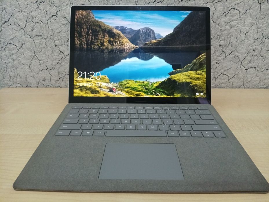 Microsoft Surface 13,5" 2K TouchScreen/Core™ i7-8650U/16GB/512GB NVMe!