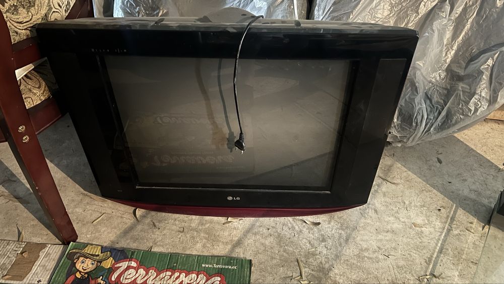 Телевизор LG ………