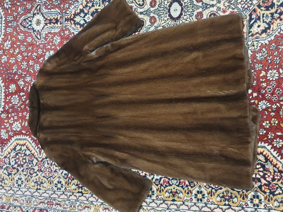 Продам норковую шубу