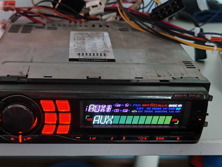 Радио Alpine CDE - 9881R + Дистанционно + Aux кабел