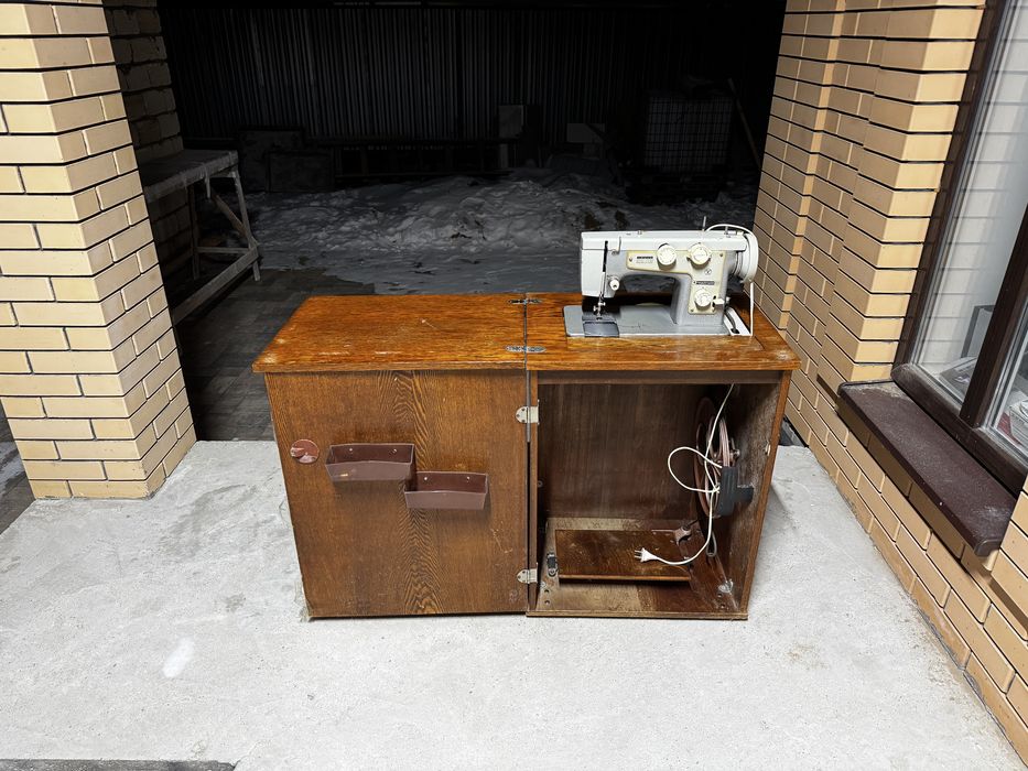 Швейная машинка «ПОДОЛЬСК 142»