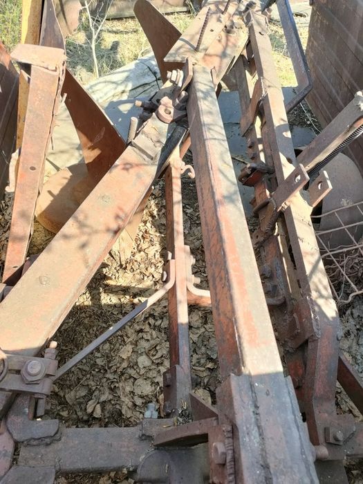 Продам плуг 4 корпусной