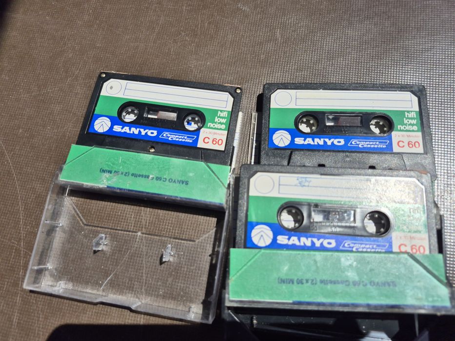 Vând Lot 3 casete audio originale marca Sanyo model de 60 minute colectie muzica mixta