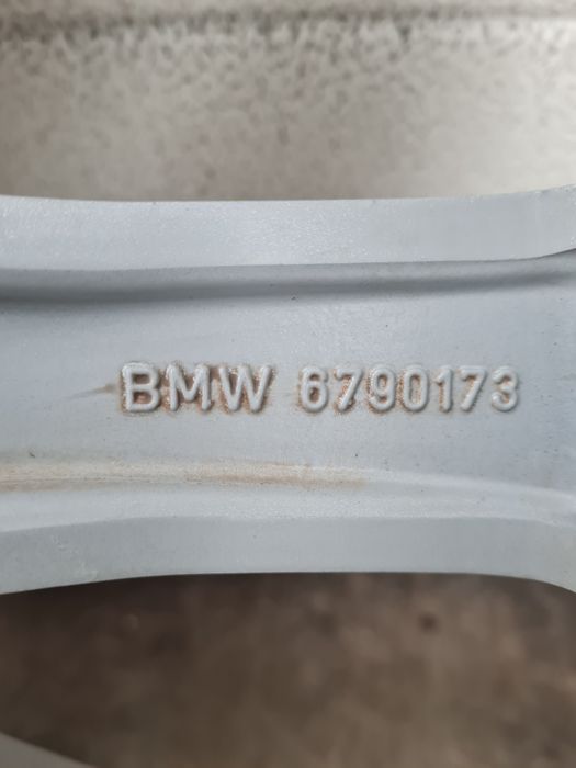 Оригинални джанти за BMW R18 5x120 ET30 8J