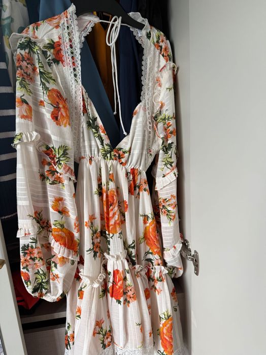 Страхотна рокля Asos