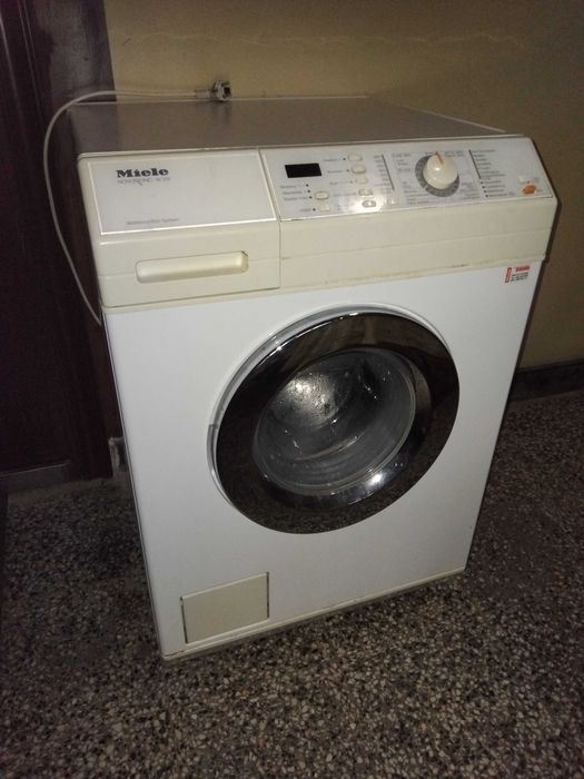 Продавам пералня "Miele W374"