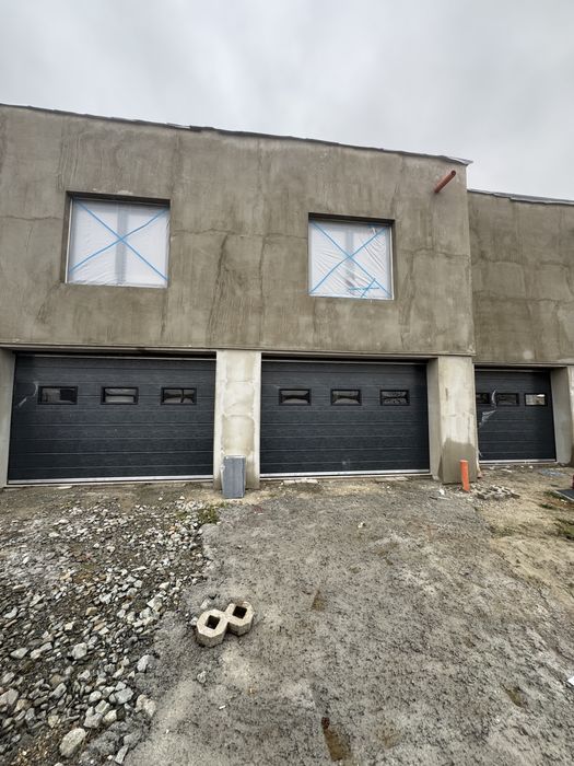 Usa garaj L3000 x H3000 gri cu geamuri -NOU!