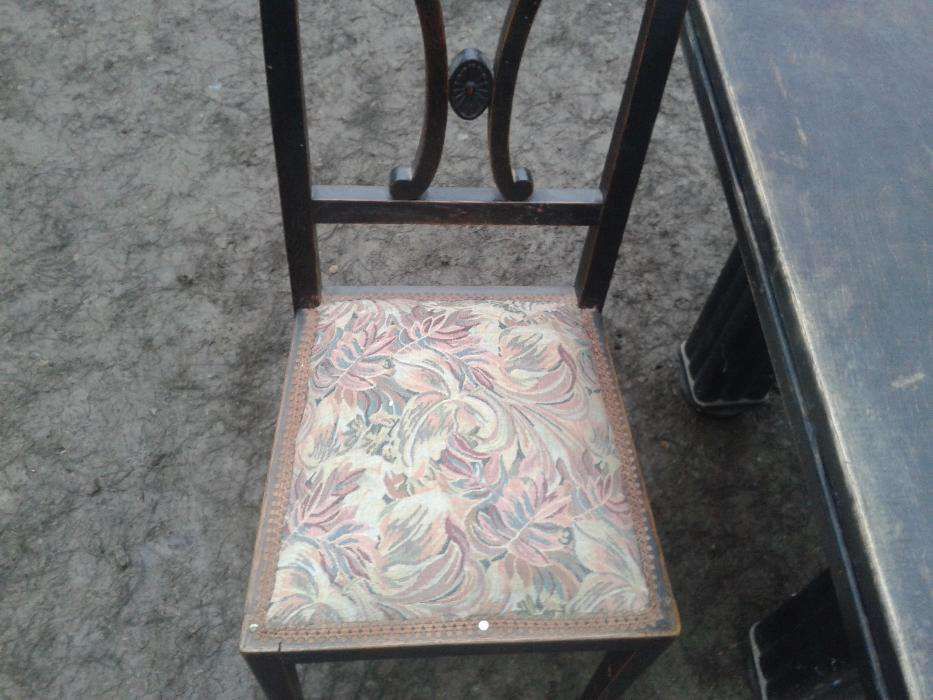 mobila  foarte  veche