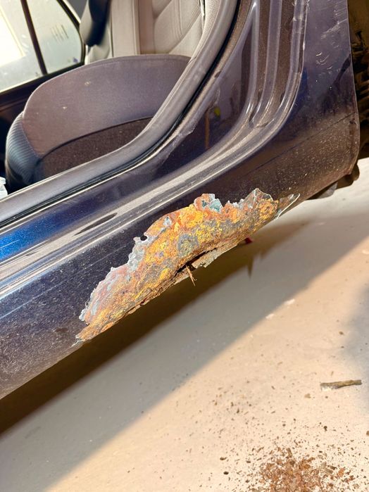 Servicii de tinichigerie, vopsitorie si mentenanta caroserie