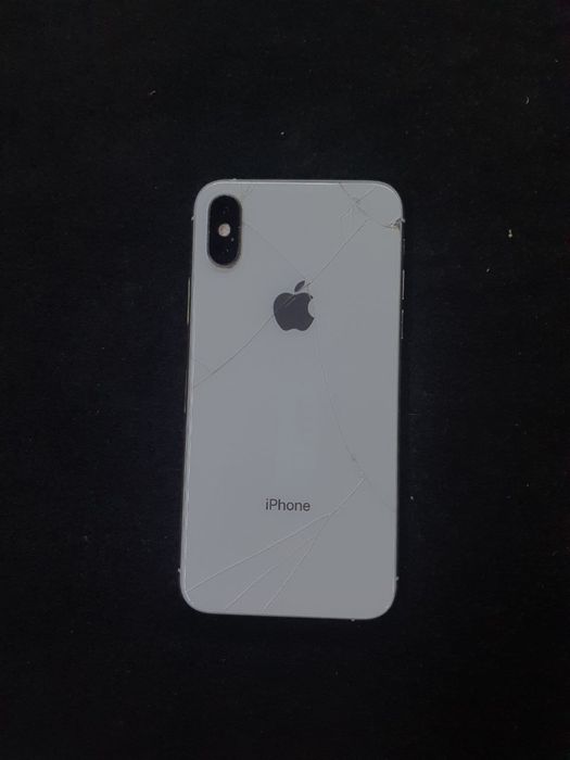 Iphone xs 64tali holati yahshi ishlashlarida momo yo