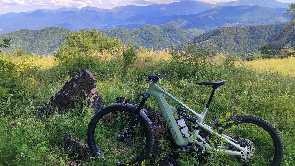 Електрически велосипед Canyon strive on cfr - E bike