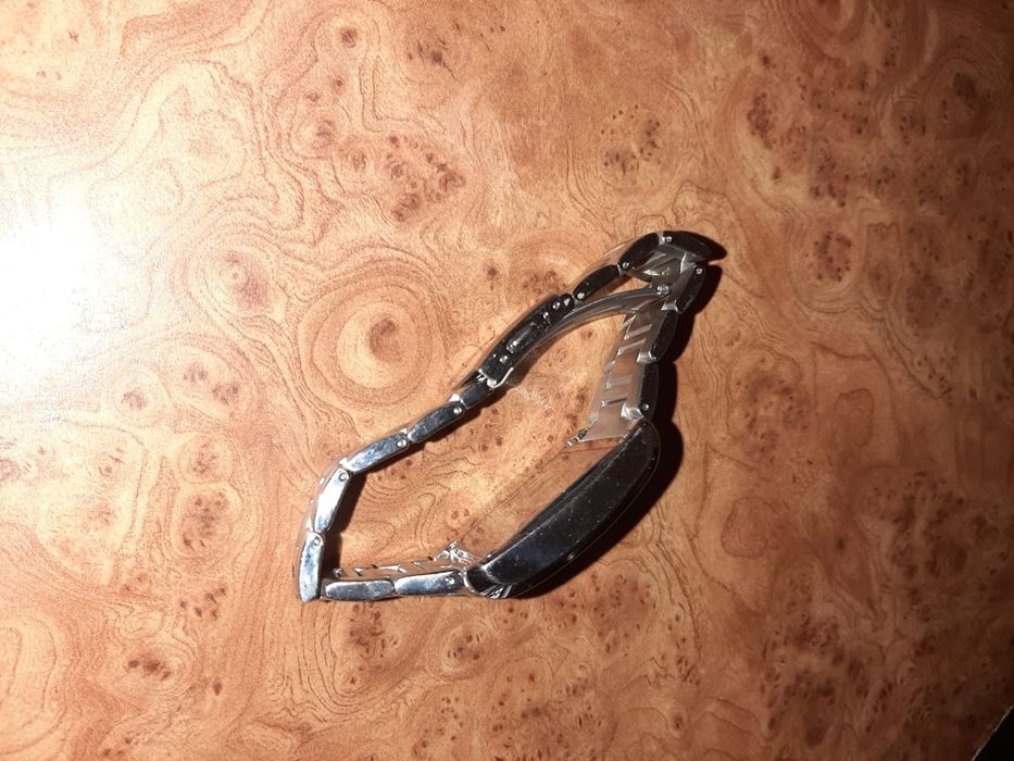 Продам новые часы