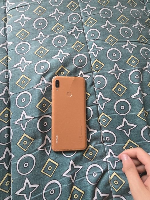 Телефон Huawei Y6