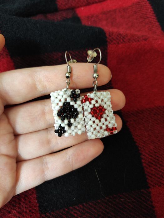 Сережки в виде игральных карт