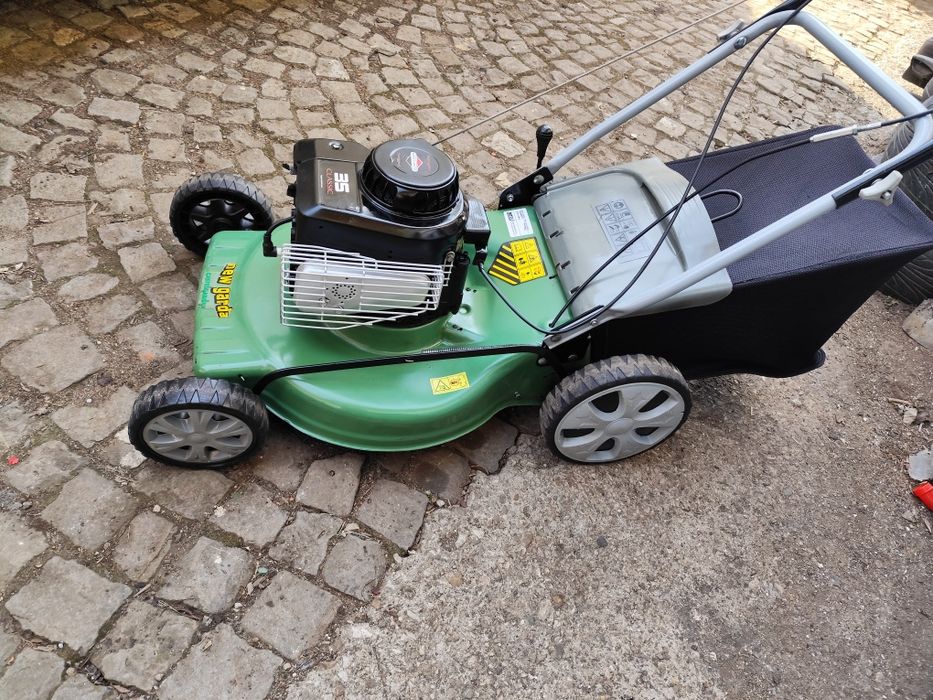 Самоходна бензинова косачка