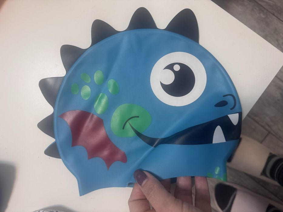 Плувни шапки и плувки